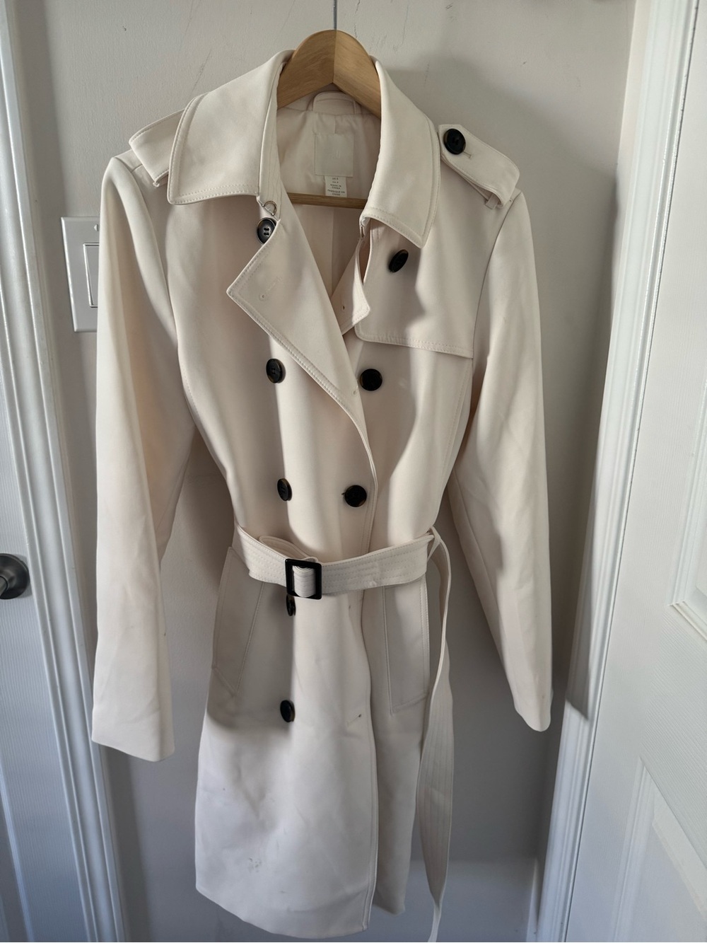 H&M Double-Breasted Trench Coat in Cream
